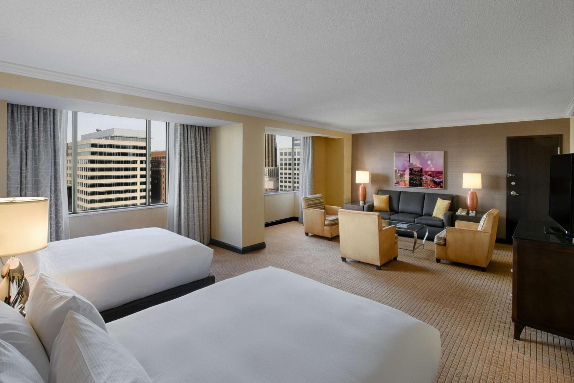Hilton Minneapolis Exterior photo